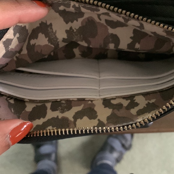 Guess crossbody bag - Picture 2 of 4